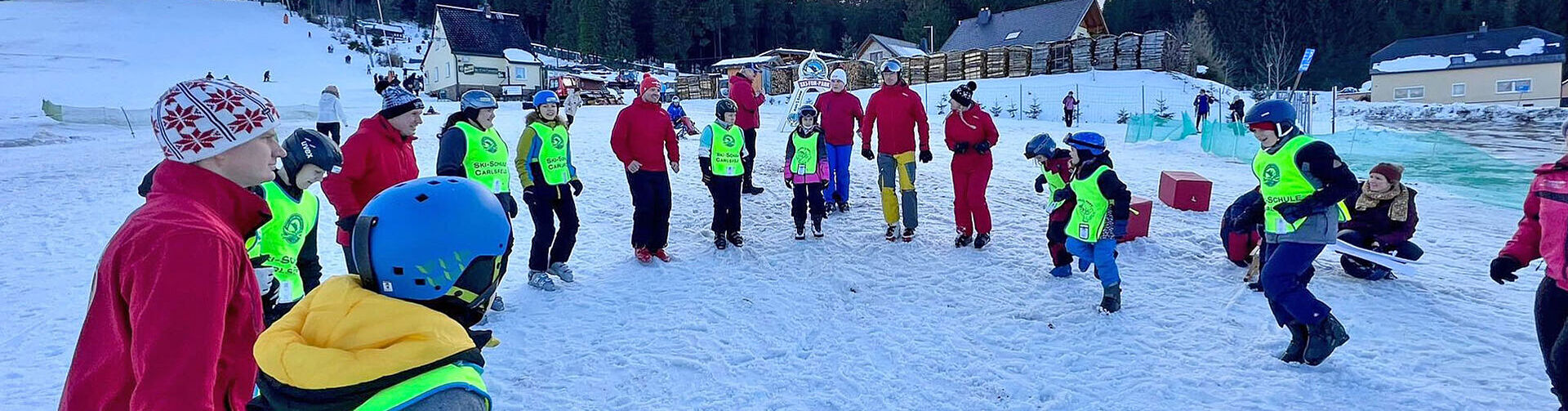 OIL! Tankstellen ermöglicht Skisport-Erlebnis im Wintercamp 2023 für Jugendliche nach ihrer Krebserkrankung